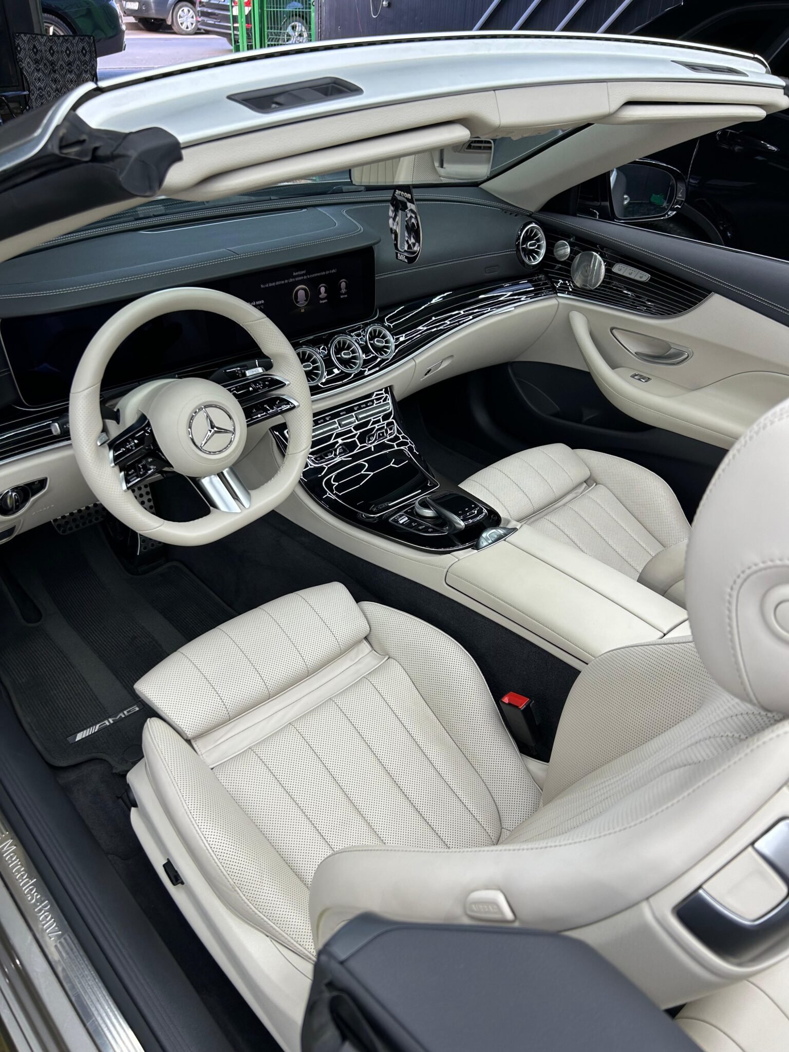 Mercedes - Detailing Interior
